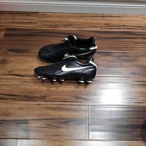 Tiempo Natural Soccer Cleats